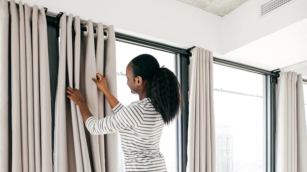 Curtain Rods vs. Rails: Which is Better for Your Windows 